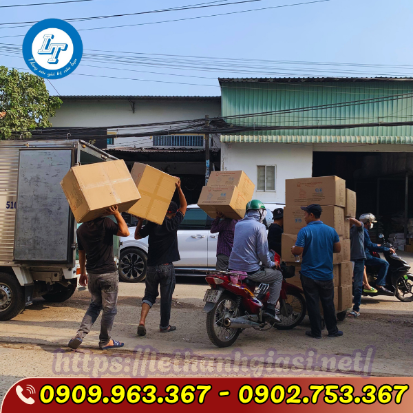 HỘP NHỰA ĐẾ ĐEN HT203 đại lý đồ dùng 1 lần lê thanh hcm