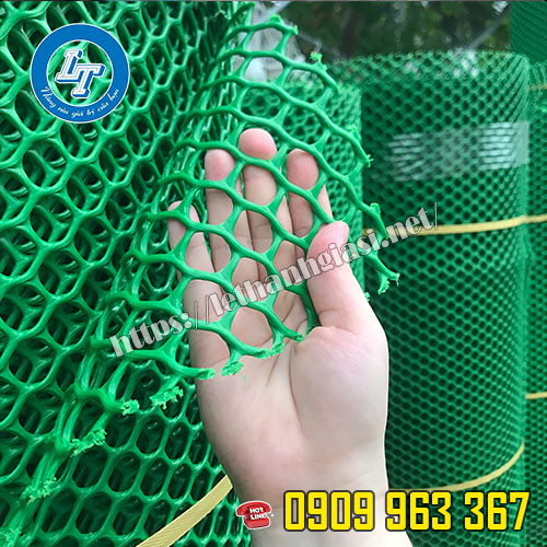 GIÁ RẺ LƯỚI NHỰA CỨNG MÀU XANH DÙNG TRONG CHĂN NUÔI lưới nhựa mắt cáo 1cm
