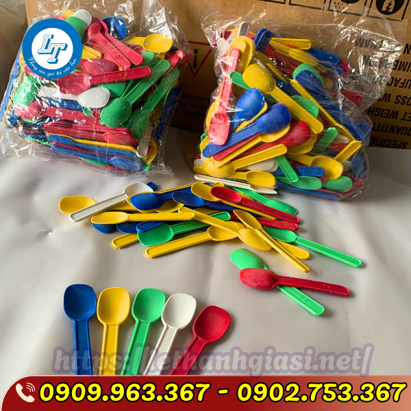 MUỖNG XÔI MÀU MUỖNG NHỰA DÙNG 1 LẦN