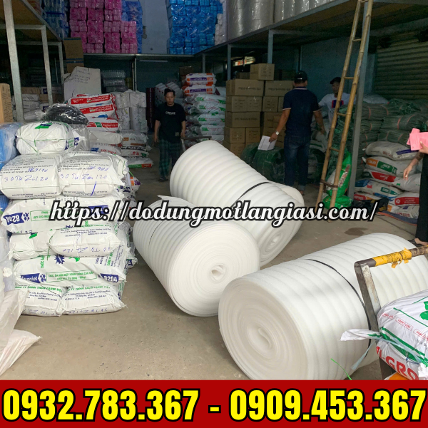XÔ TRÀ SỮA VUÔNG 2 LÍT CÓ QUAI XÁCH SỈ CHO HÀNG QUÁN XÔ TRÀ SỮA VUÔNG 2 LÍT CÓ QUAI XÁCH SỈ CHO HÀNG QUÁN