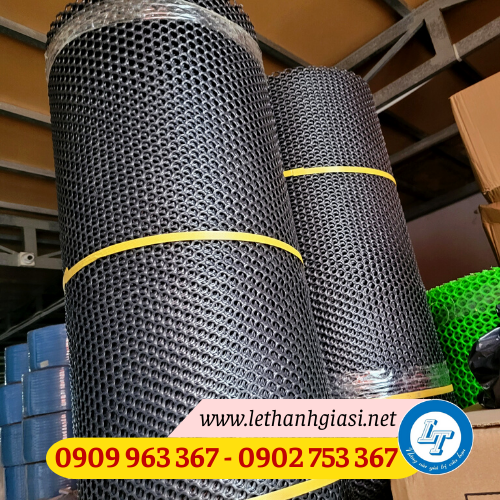 Giá rẻ lưới nhựa đen mắt cáo chuyên dùng trong chăn nuôi lưới nhựa mắt cáo màu đen khổ 2m