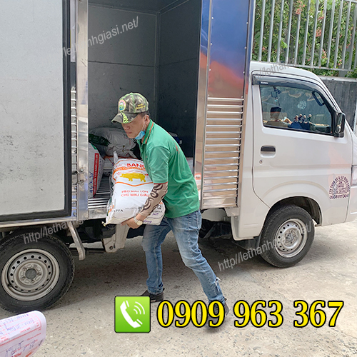 MUA TÚI XỐP ĐEN BÓNG, ĐEN THƯỜNG GIÁ SỈ CHO NHÀ PHÂN PHỐI giao hàng bao xốp cho khách bằng xe tải