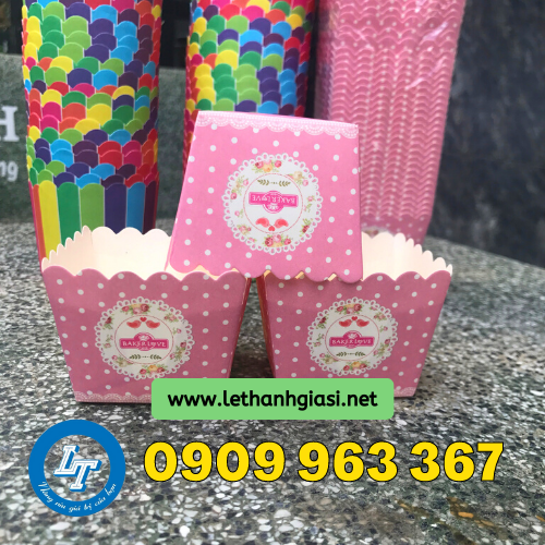 CUNG CẤP CÁC LOẠI KHUÔN GIẤY NƯỚNG BÁNH GIÁ RẺ TẠI TPHCM cup giấy cứng răng cưa