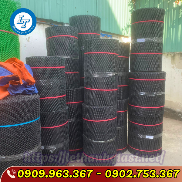 lưới nhựa mắt cáo màu đen