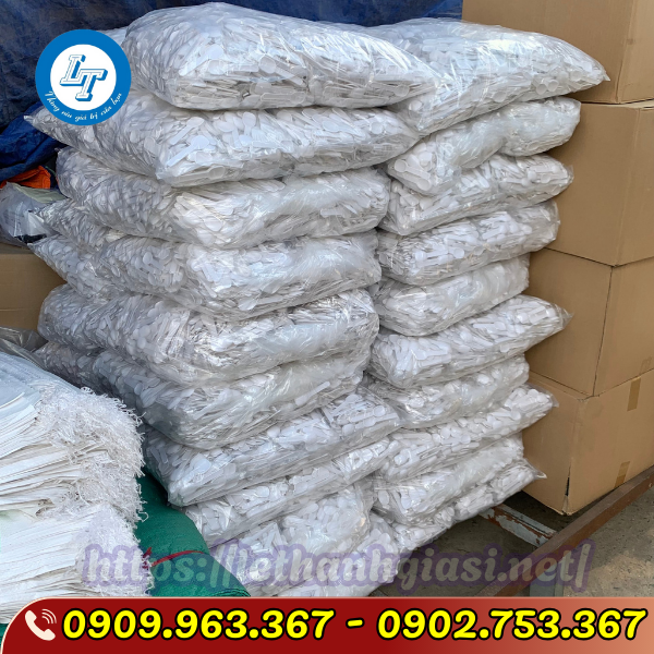 MUỖNG NHỰA TRẮNG ĂN XÔI BAO 8KG MUỖNG NHỰA TRẮNG ĂN XÔI BAO 8KG