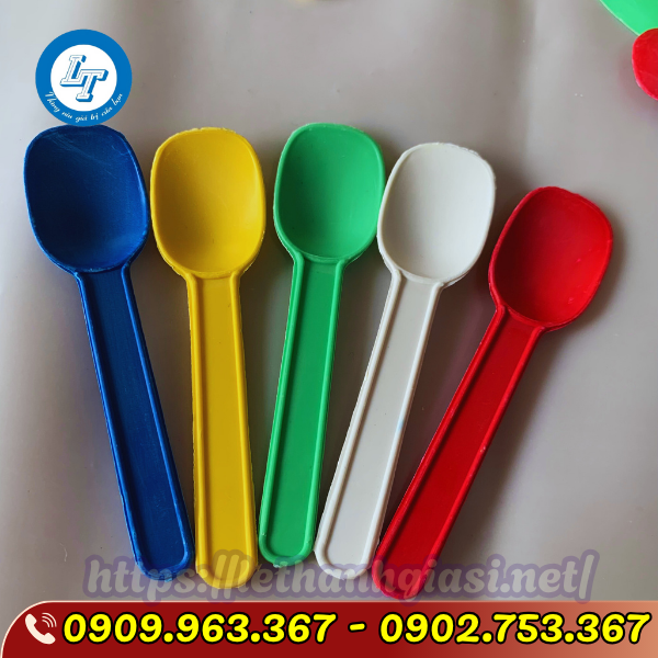 MUỖNG XÔI MÀU muỗng nhựa nhỏ ăn xôi dùng 1 lần