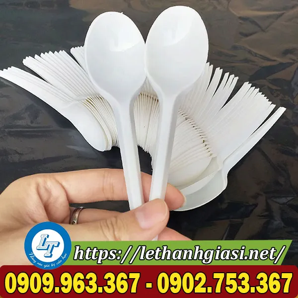 MUỖNG NHỰA DÙNG 1 LẦN 15 CM