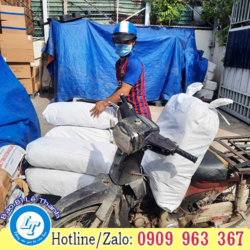 Giá sỉ túi đựng rác đen size cực đại giao hàng túi rác cho khách bằng xe máy