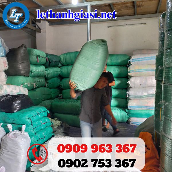 ứng dụng bao tải dứa xanh giá rẻ đựng giẻ lau ứng dụng bao tải dứa xanh giá rẻ đựng giẻ lau