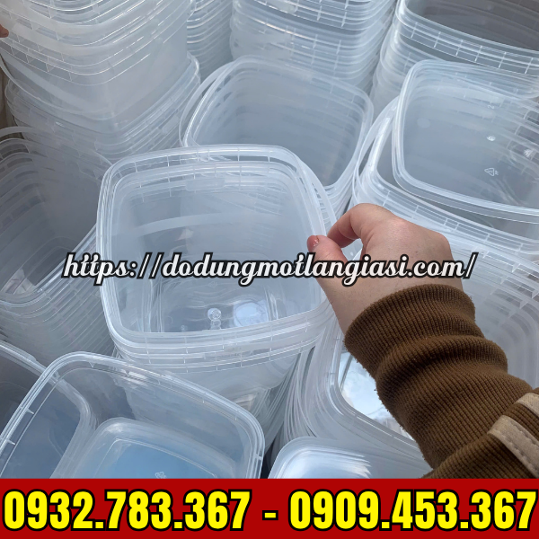 XÔ TRÀ SỮA VUÔNG 2 LÍT CÓ QUAI XÁCH SỈ CHO HÀNG QUÁN XÔ TRÀ SỮA VUÔNG 2 LÍT CÓ QUAI XÁCH SỈ CHO HÀNG QUÁN