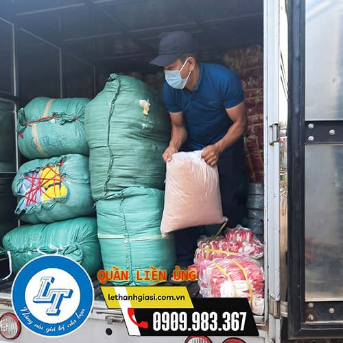 xả số lượng quần mưa liền ủng chất liệu chống thấm siêu rẻ xả số lượng quần mưa liền ủng chất liệu chống thấm siêu rẻ