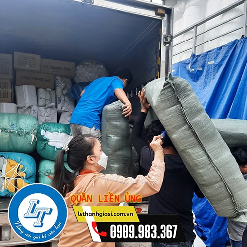 xả số lượng quần mưa liền ủng chất liệu chống thấm siêu rẻ xả số lượng quần mưa liền ủng chất liệu chống thấm siêu rẻ