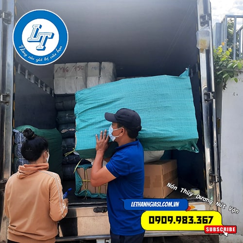 mũ bảo hộ Thùy Dương có nút vặn hay các loại vật dụng bảo hộ không thể thiếu tại công trường. mũ bảo hộ Thùy Dương có nút vặn hay các loại vật dụng bảo hộ không thể thiếu tại công trường.