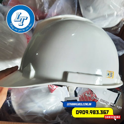 mũ bảo hộ Thùy Dương có nút vặn hay các loại vật dụng bảo hộ không thể thiếu tại công trường. mũ bảo hộ Thùy Dương có nút vặn hay các loại vật dụng bảo hộ không thể thiếu tại công trường.