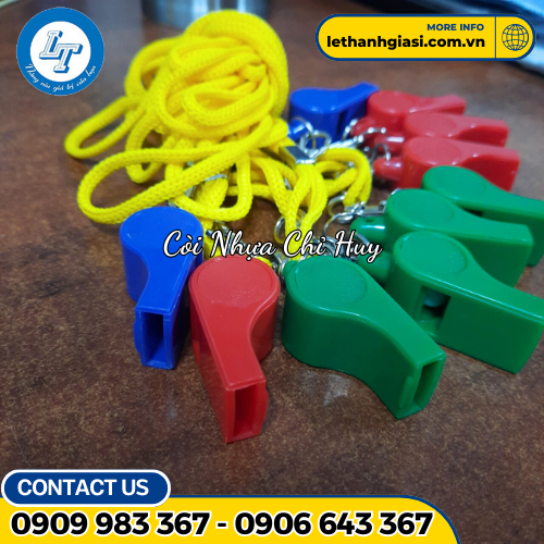 còi nhựa thể thao có dây giá rẻ 2 còi nhựa thể thao có dây giá rẻ 2