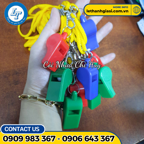 còi nhựa thể thao có dây giá rẻ 1 còi nhựa thể thao có dây giá rẻ 1