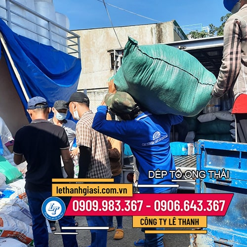 Trùm buôn dép tổ ong đỏ cam giá sỉ Trùm buôn dép tổ ong đỏ cam giá sỉ