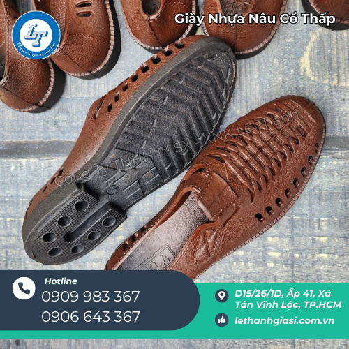 nhà bán sỉ rẻ giày nhựa nâu cổ thấp đi mưa 2 nhà bán sỉ rẻ giày nhựa nâu cổ thấp đi mưa 2