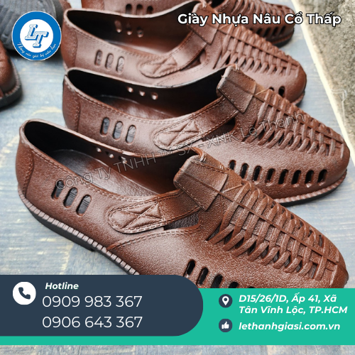 nhà bán sỉ rẻ giày nhựa nâu cổ thấp đi mưa 1 nhà bán sỉ rẻ giày nhựa nâu cổ thấp đi mưa 1