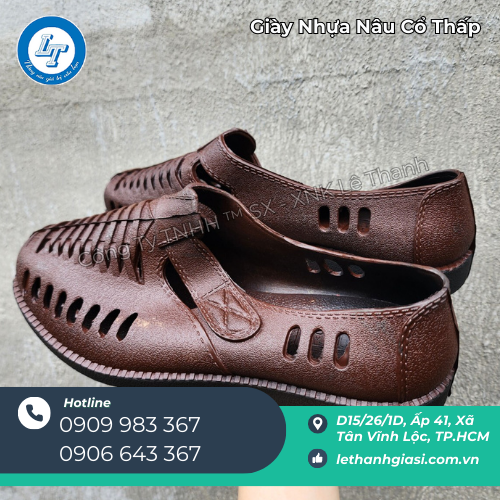 nhà bán sỉ rẻ giày nhựa nâu cổ thấp đi mưa 4 nhà bán sỉ rẻ giày nhựa nâu cổ thấp đi mưa 4