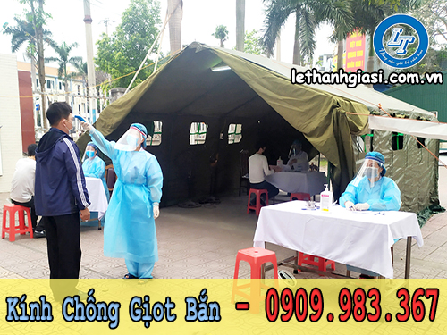 kính chống giọt bắn an toàn trong mùa covid kính chống giọt bắn