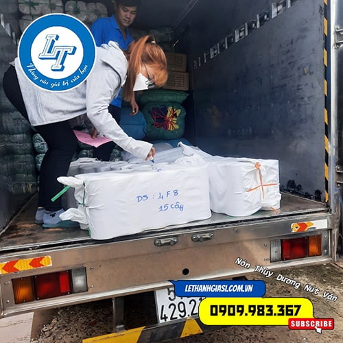 mũ bảo hộ Thùy Dương có nút vặn hay các loại vật dụng bảo hộ không thể thiếu tại công trường. mũ bảo hộ Thùy Dương có nút vặn hay các loại vật dụng bảo hộ không thể thiếu tại công trường.