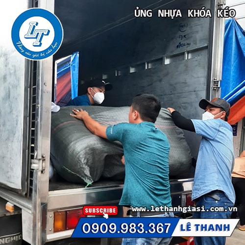 mua giày ủng đi mưa nhựa có khóa kéo chất liệu cao cấp. mua giày ủng đi mưa nhựa có khóa kéo chất liệu cao cấp.