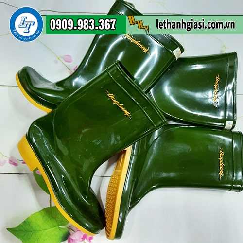 ủng nhựa Thuỳ Dương xanh rêu-giá ổn định cho mọi nhà. ủng nhựa Thuỳ Dương xanh rêu-giá ổn định cho mọi nhà.