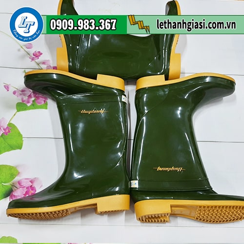 ủng nhựa Thuỳ Dương xanh rêu-giá ổn định cho mọi nhà. ủng nhựa Thuỳ Dương xanh rêu-giá ổn định cho mọi nhà.