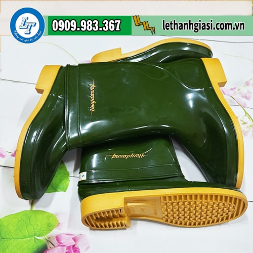 ủng nhựa Thuỳ Dương xanh rêu-giá ổn định cho mọi nhà. ủng nhựa Thuỳ Dương xanh rêu-giá ổn định cho mọi nhà.