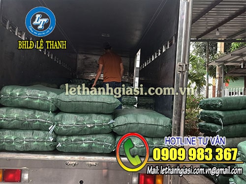 Cơ sở cắt may găng tay vải, bao tay len theo yêu cầu Giao hàng bao tay len