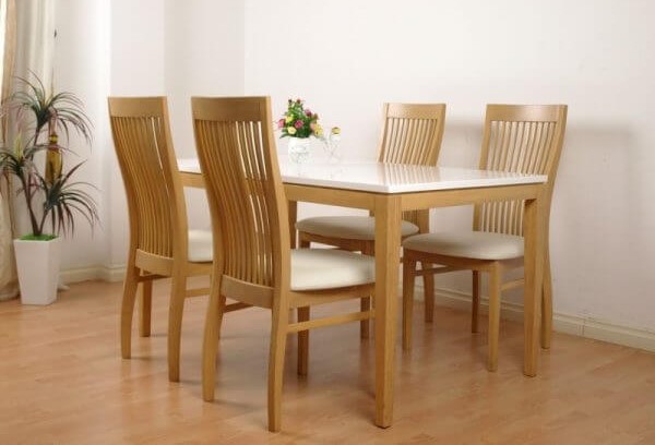 Bàn ăn hiện đại sang trọng dành cho căn hộ chung cư