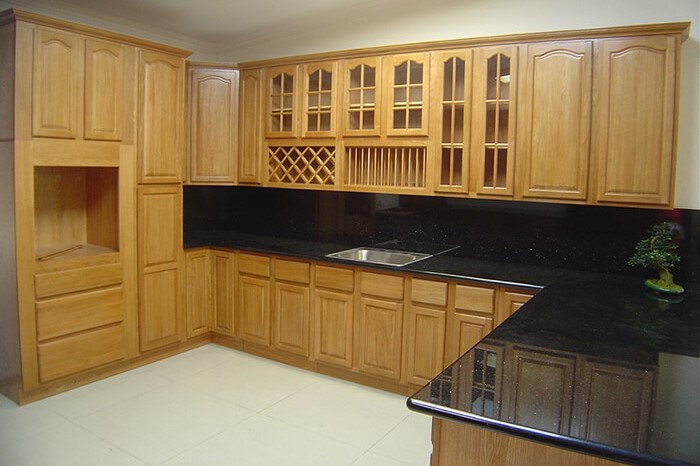 Tủ bếp gỗ tự nhiên hiện đại