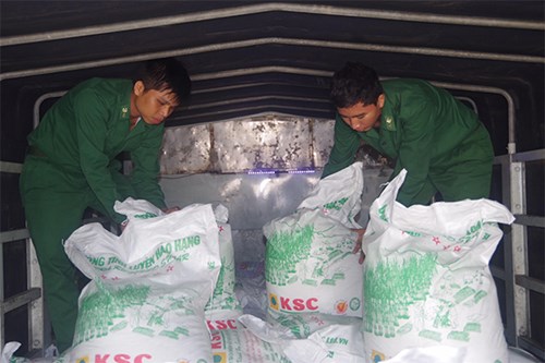 Ngăn chặn buôn lậu đường cát tại An Giang Ngan chan buon lau duong cat tai An Giang