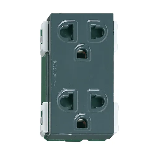 WEV1582H Ổ cắm đôi có màn che & dây đất màu xám Panasonic