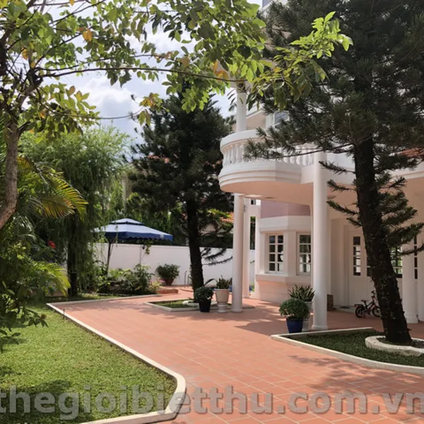 Cho thuê villa góc hai mặt tiền Nguyễn Ư Dĩ Thảo Điền Cho thuê villa góc hai mặt tiền Nguyễn Ư Dĩ Thảo Điền