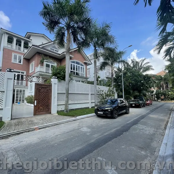 Cho thuê biệt thự cao cấp Thảo Điền 1 đường Nguyễn Văn Hưởng Cho thuê biệt thự cao cấp Thảo Điền 1 đường Nguyễn Văn Hưởng