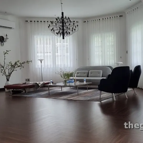 Cho thuê biệt thự đẹp mặt tiền Đặng Hữu Phổ Thảo Điền Cho thuê biệt thự đẹp mặt tiền Đặng Hữu Phổ Thảo Điền