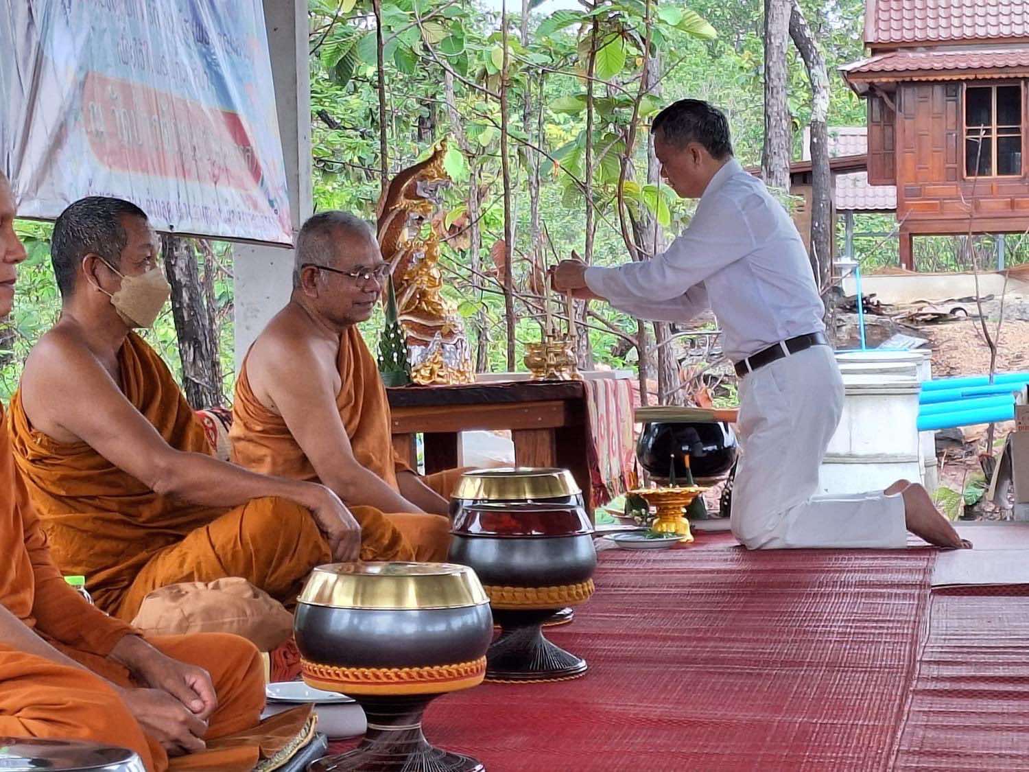 Thắp nến cho Chư Thiên Rồng Thắp nến cho Chư Thiên Rồng