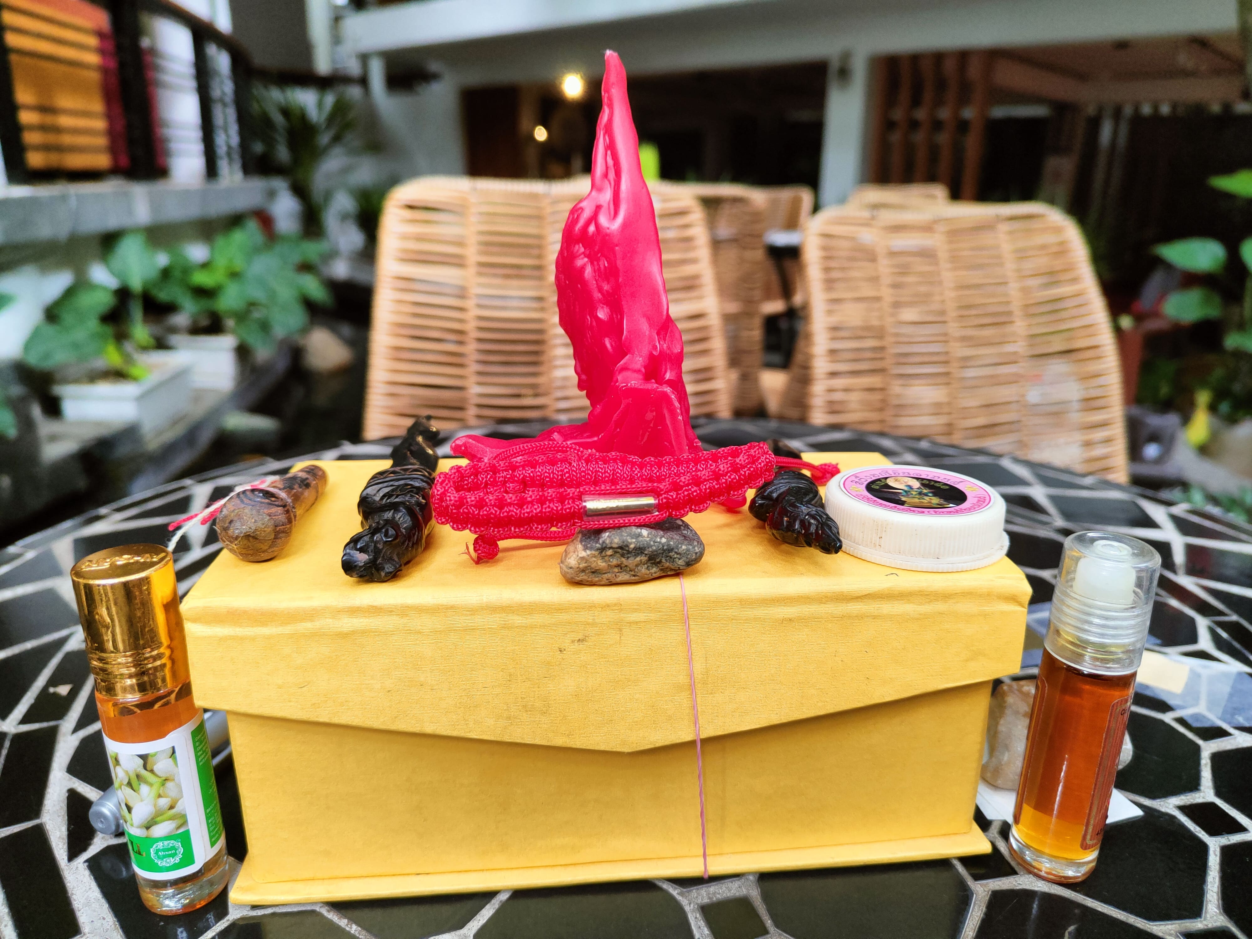 Quà nến chư thiên rồng + dây đeo katha giúp khách nhận độ trợ mọi nơi mọi lúc Quà nến chư thiên rồng + dây đeo katha giúp khách nhận độ trợ mọi nơi mọi lúc