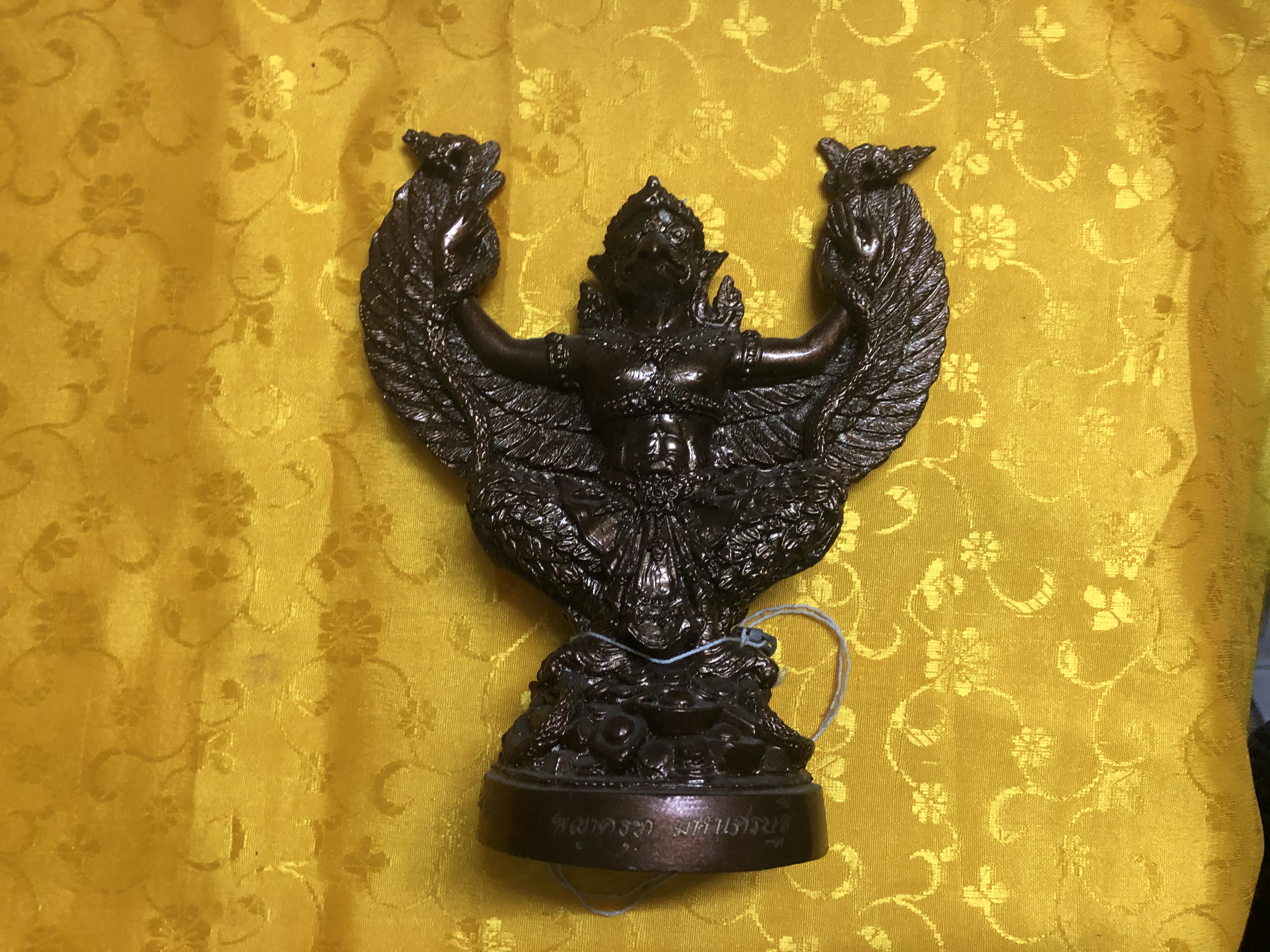 Tượng chim thần Garuda giải phong thủy xấu Tượng chim thần Garuda giải phong thủy xấu