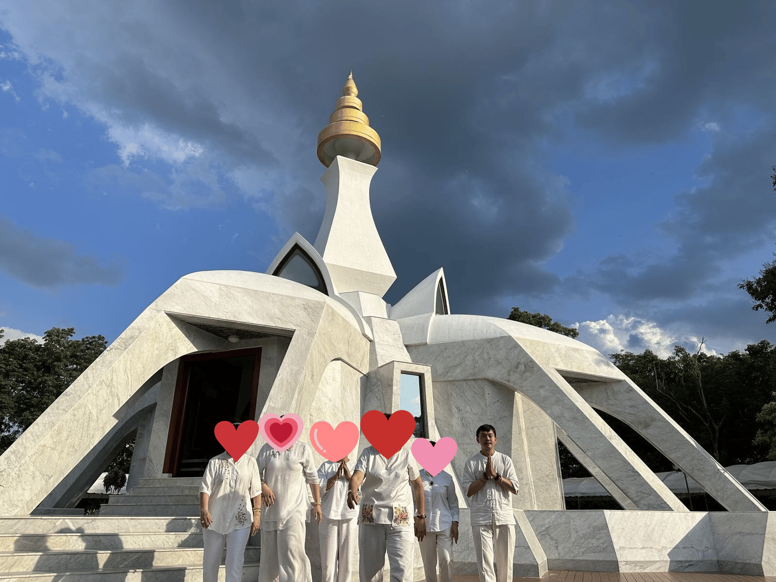 Cúng dường bảo tháp Thánh tăng dòng tu rừng Cúng dường bảo tháp Thánh tăng dòng tu rừng