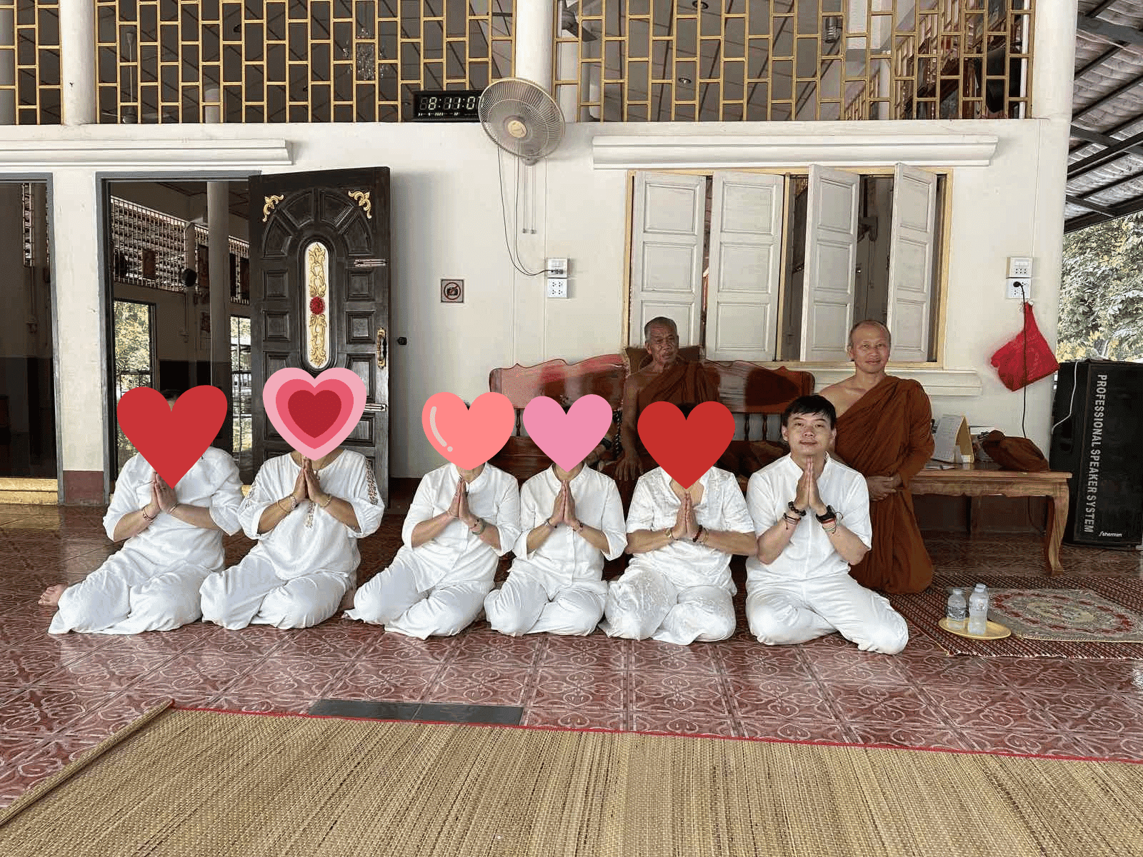 Cúng dường cao tăng Thái Lan Cúng dường cao tăng Thái Lan