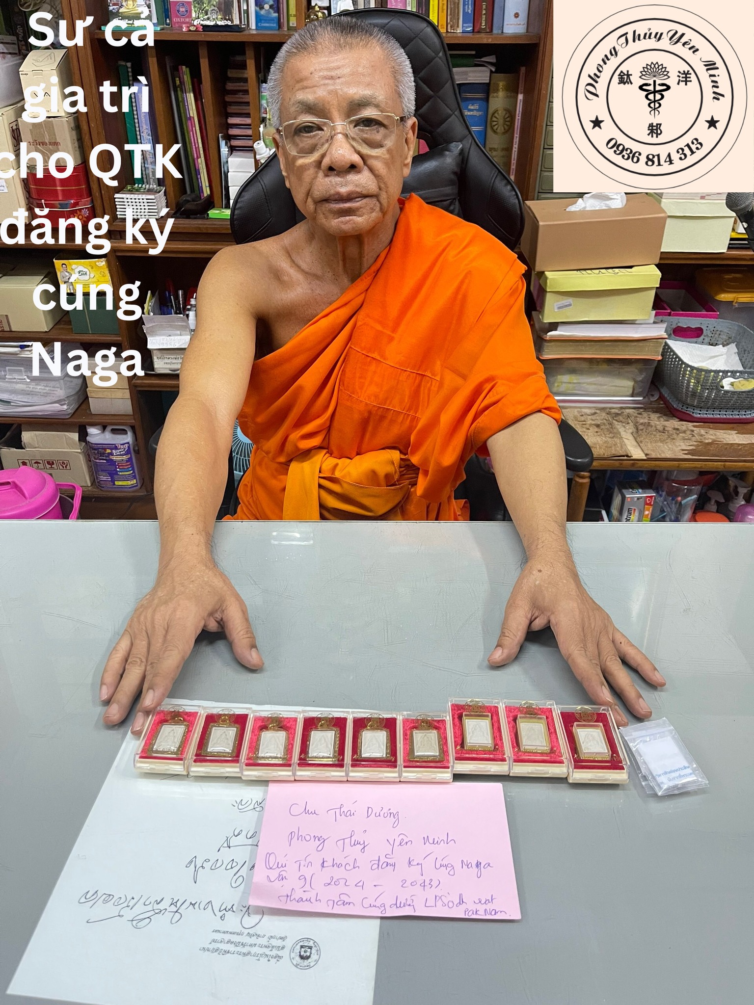 Cúng dường sư chùa Wat Pak Nam Cúng dường sư chùa Wat Pak Nam