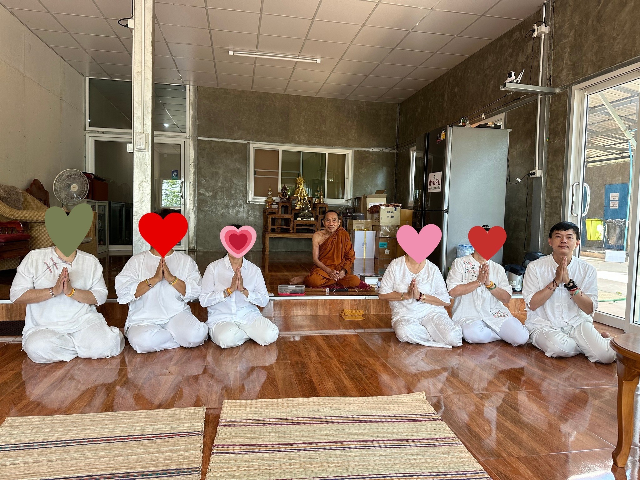 Cúng dường sư có xá lợi khi còn sống Cúng dường sư có xá lợi khi còn sống