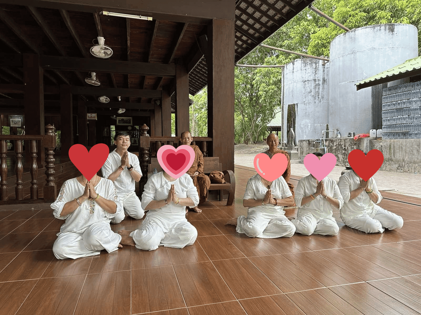 Cùng dường vị Thánh hay tặng thảo dược cho quý Phật tử Cùng dường vị Thánh hay tặng thảo dược cho quý Phật tử