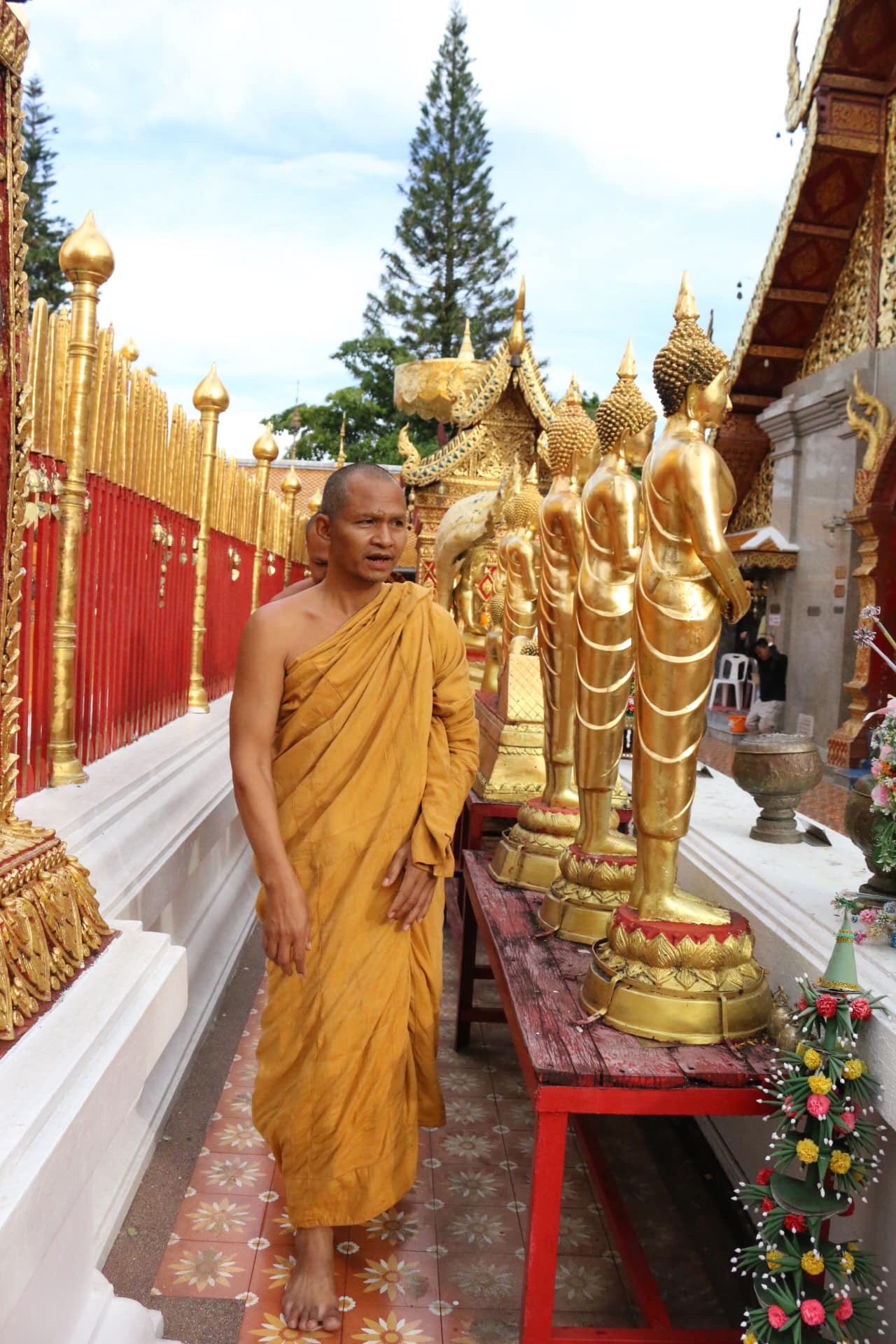 Đất nước chùa vàng - lóng lánh ánh vàng Kim thân Phật Đất nước chùa vàng - lóng lánh ánh vàng Kim thân Phật