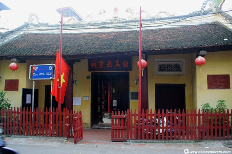 Đền Bạch Mã, nơi thờ thần Long Đỗ Đền Bạch Mã, nơi thờ thần Long Đỗ