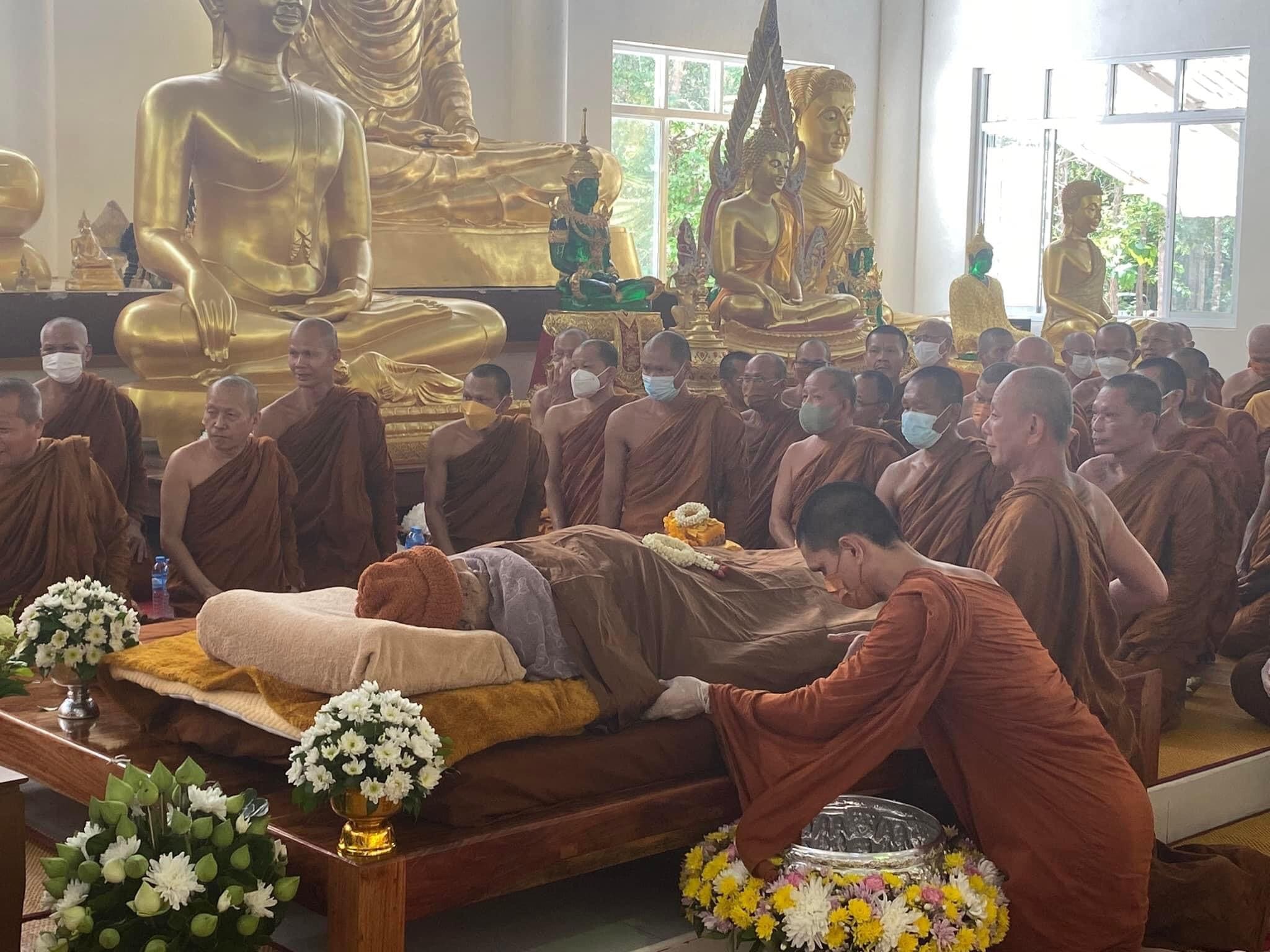 Hình ảnh tang lễ LP Saeng Hình ảnh tang lễ LP Saeng