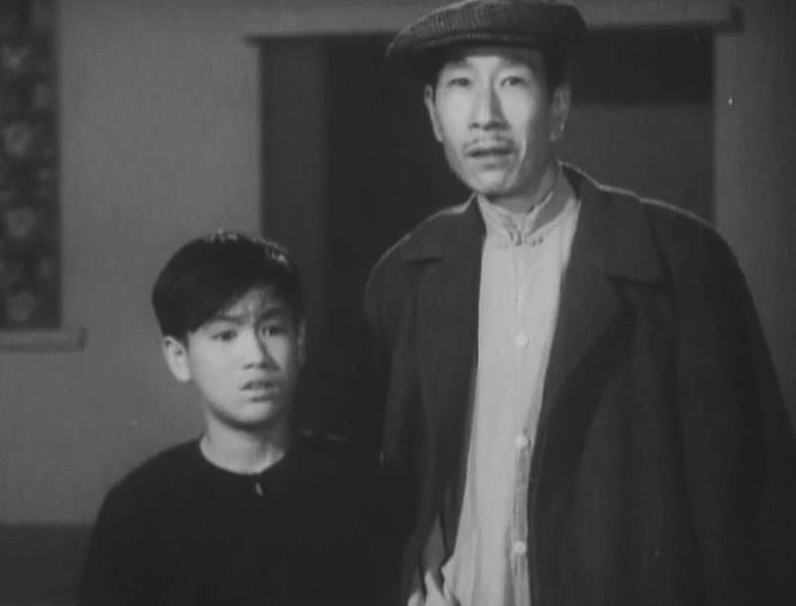 Lý Chấn Phiên có nghệ danh Lý Tiểu Long từ Tế lộ tường (1950) Lý Chấn Phiên có nghệ danh Lý Tiểu Long từ Tế lộ tường (1950)